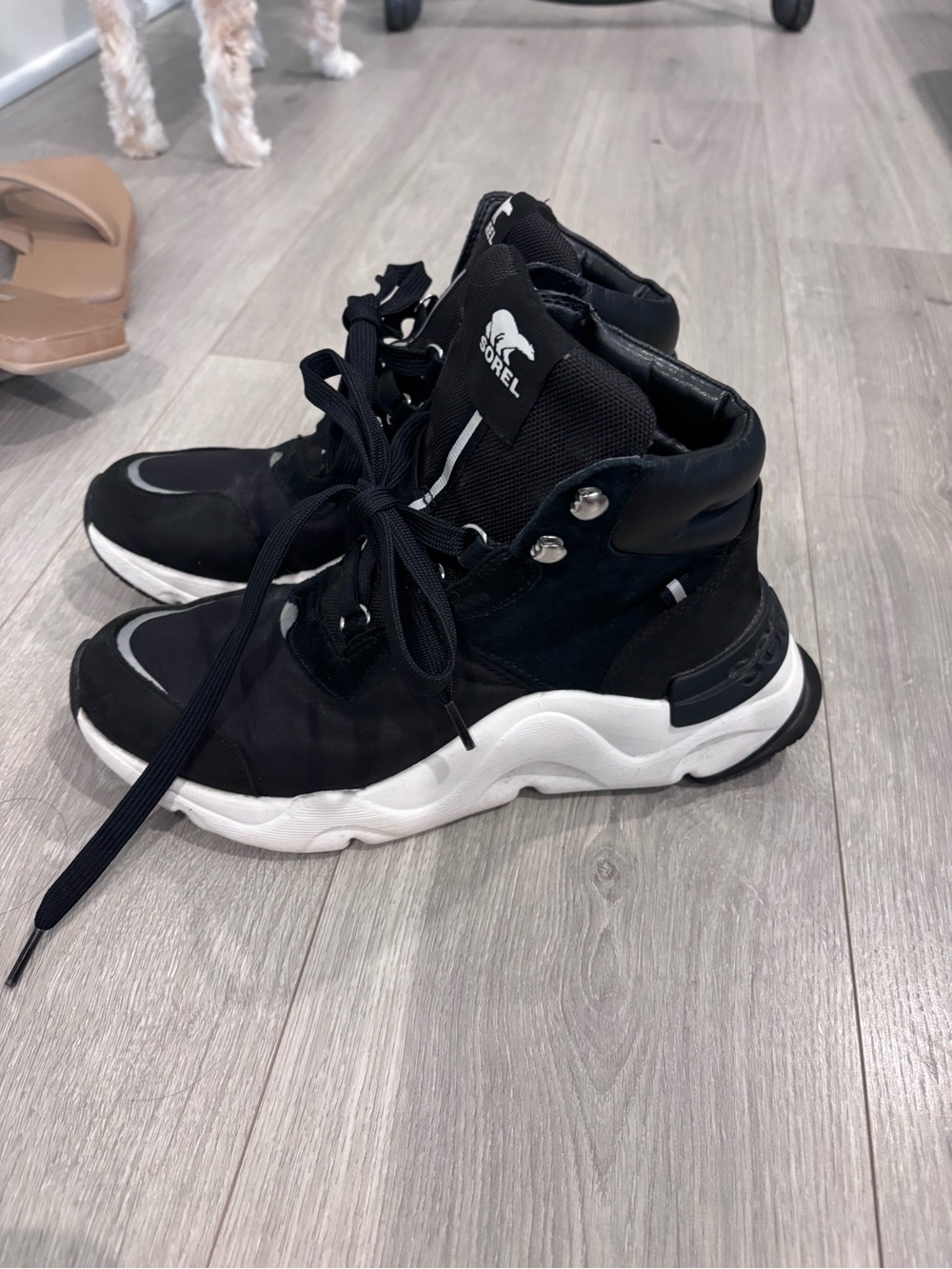 Sorel Kinetic Womenās Black High-Top Sneakers